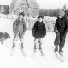 1935 Becida on skis