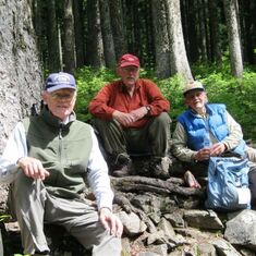 Tre gamle norske geiter på Annette Lake
