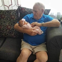 Poppy Bob meeting Great Granddaughter Makensie Olivia (September 2017)