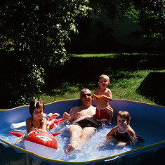 dad & kids in pool