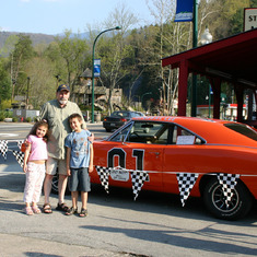 Dad and Kids with General Lee