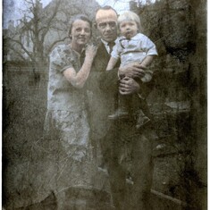 3. Robert & Parents 1926