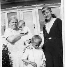 21. 1930 Mother, Robert, Hanna
