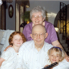 2001-11-22 Thanksgiving Grandpop Schrader, Connie, Kristi & Jenni