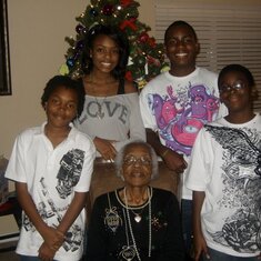 Mom and 4 great grandchildren