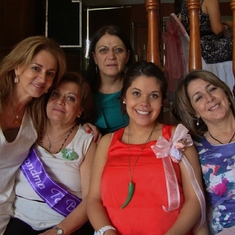 Unas de las Organizadoras Tía Nina, Sofía Hidalgo, Lupita Hidalgo, Reina Suarez de Cabanas y la futura mamá Ale Ortíz