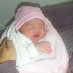 En su segundo día de vida (22 de Ago 2012), Luciana