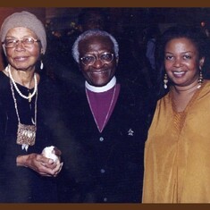 Roho, Bishop Desmond Tutu, Toni Yr2000
