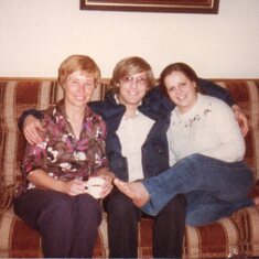 Mom, Rollie, and Lisa, Tulsa OK, 1977
