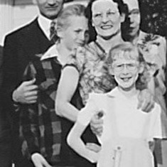 Wilbard's Family 1-6-1947.jpg