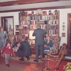 (223) Birmingham - Sally, Julia, Tobi, Paul, Grandpa, Great Grandma... 1973