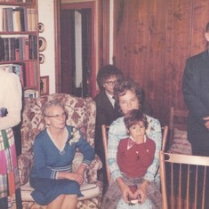 (231) Birmingham - Great Grandma, Grandma, Paul, Grandpa, ... 1973
