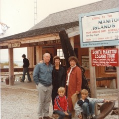 (411) Leland - Grandpa, Nancy, Mom, Mark, & Aaron 1982