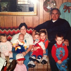 440 - Dad & Grand kids (Julia, James, Jesse, Seth, Zachary, Lauren front)