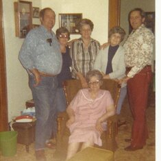 Bill, Gwen, Faye, Rosie, Larry and Granny Cox