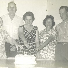 From left to right From left to right Betsy Shepherd-Hanners, (Roy's maternal grandmother) John Hanners (Roys's maternal grandfather), Marguret Hanners-Logsdon (Roy's mother), Gladys Ross-Cooley-Garver, Shelton Garver