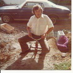 DAD ONE TO MANY BEERS EH DAD .DAD WAS THE  CHARACTER ALWAYS FOOLING AROUND,I LOVED HIM VERY MUCH .MISS YOU DAD .MY OLD HQ HOLDEN MONARO IN THE BACK GROUND