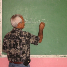 Ruben teaching a class in the DR