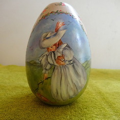 Wooden Egg painted by Ruth Dehler