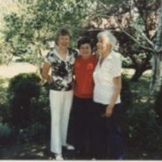 Ruth, Waltraute and Julia at Ruth's home in Whiting NJ   June 1990
