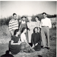 Berry and Bessie Kilgore and 6 of their 11. Standing L. to R. Clifford, Berry, Bessie, Eileen, Freeman. Front L. to R. Pat, Ann, Gladys.