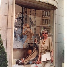 Mama in front of "Nina Ricci" boutique on Avenue Montaigne, our favorite street in Paris.
Photo taken many years ago.