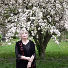 Beautiful picture of my Mama outside my old house in Lawrence.  I think it was in 2006 when visiting me in Lawrence for the first time. She loved trees.