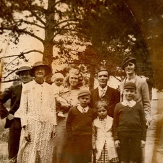 1934 - Ronnie Lobb, Auntie Millie, Young Ronnie & Edna Lobb, Pop, Mum, Alan, Sylvia & Sam - on a picnic at Queenscliff