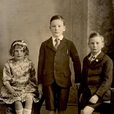 1936 - Sylvia (6), Sam (11), Alan (9)