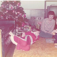 Amy, Aunt Sally, Laurie - Christmas 1976