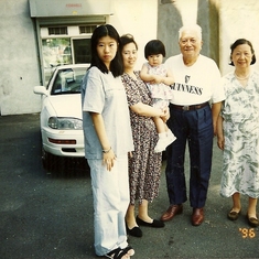 陈诗豪先生与女儿，外孙女