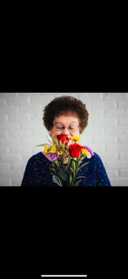 Shirley R Naylor