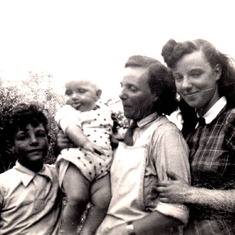 Toulouse, 1942. Sonia's family.