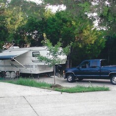 5th wheel rig for travel around the US, this is near Wycliffe in Dallas 2003