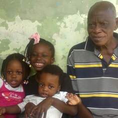 Daddy and his grandchildren 