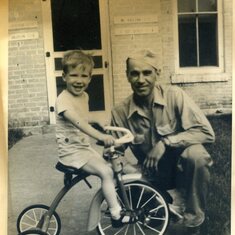 Stephen and his dad Fort Snelling August 17, 1946 - his 3rd birthday