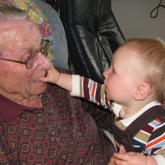 Edison finds his great-grandpa's nose