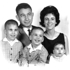 Stu and Sandy with Tom, Peter and Katie in 1963. Their fourth child, Jenny, was born in 1964.