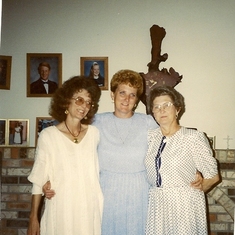 Sue, Donna and Mom in San Jose, CA