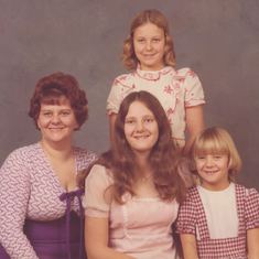 Family portrait. Mom, Suzie, Kim, Alanis, mid-70's.