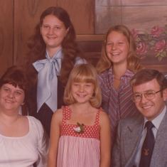Family portrait, late 70's. Mom, Kim, Lana, Suzie and Bryn Ford.