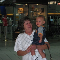 Jordan coming to visit mom = September 2007