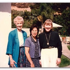 Neighbors Suzie Koons, Marsha Chew w Suzanne