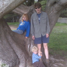 Terry & kids in Sutro park, 2010.