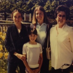 Niagara Falls with Sue, Ashley and Ursa
