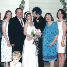 Theresa at Glen & Andee's wedding, with everyone, July 2001