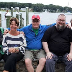 Tom's New England Memorial: Cousins!! Kerri, Donna, Kent, Jed, and Mike