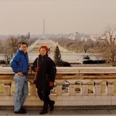1989 Nov: the youngest sister Amy visited Thomas at Washington DC