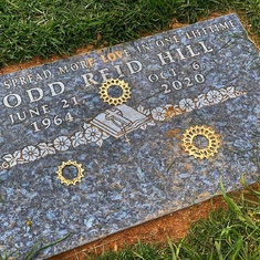 Stopped by to see Todd and saw that his brother Toby had left some bicycle gears on his headstone.