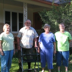 2006  Tom with his Abbott/Hawkins family in Sonora, TX